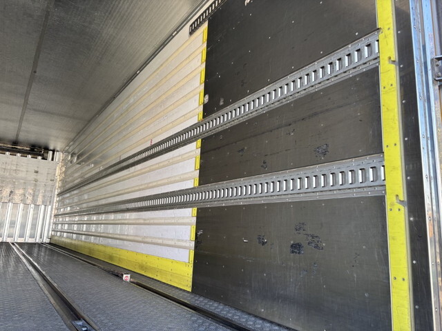 三菱ふそうスーパーグレート冷凍車（冷蔵車）大型（10t）[写真14]