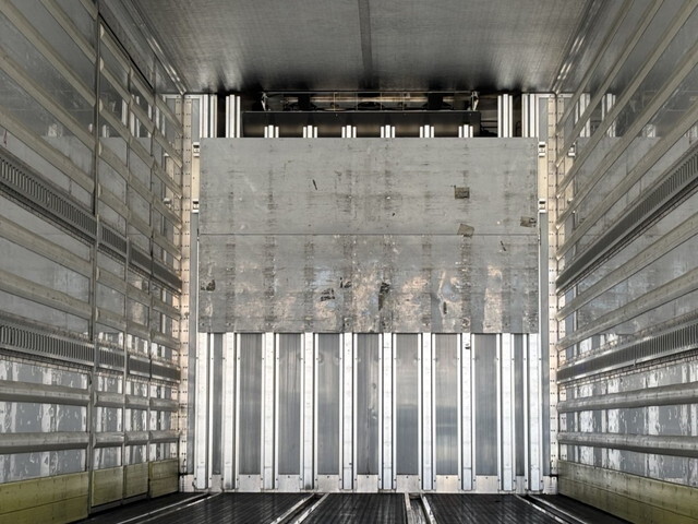 三菱ふそうスーパーグレート冷凍車（冷蔵車）大型（10t）[写真16]