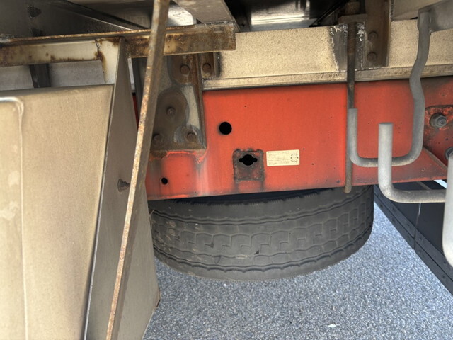 三菱ふそうスーパーグレート冷凍車（冷蔵車）大型（10t）[写真28]