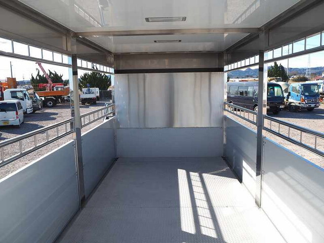 三菱ふそうファイター家畜運搬車小型（2t・3t）[写真20]