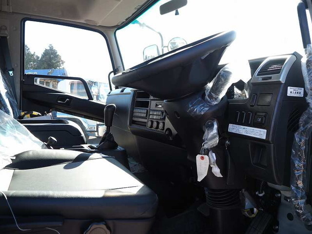 三菱ふそうファイター家畜運搬車小型（2t・3t）[写真35]