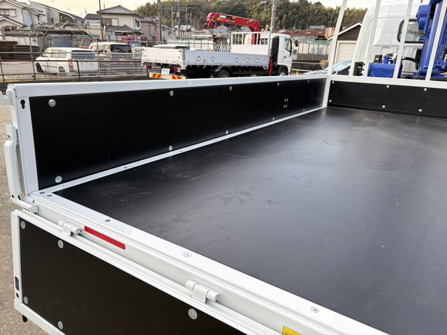 三菱ふそうキャンタークレーン4段小型（2t・3t）[写真10]