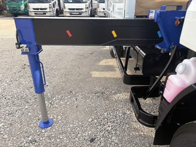 三菱ふそうキャンタークレーン4段小型（2t・3t）[写真16]