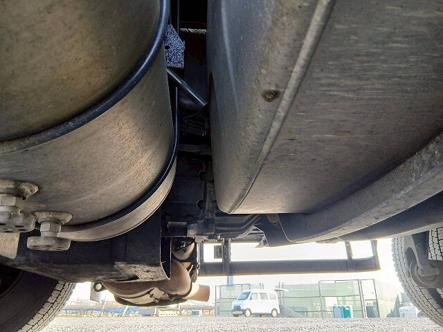 UDトラックスクオントレーラーヘッド（トラクターヘッド）大型（10t）[写真16]