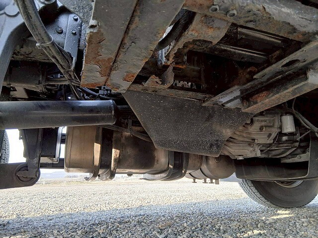 UDトラックスクオントレーラーヘッド（トラクターヘッド）大型（10t）[写真22]