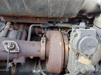 UDトラックスクオントレーラーヘッド（トラクターヘッド）大型（10t）[写真25]