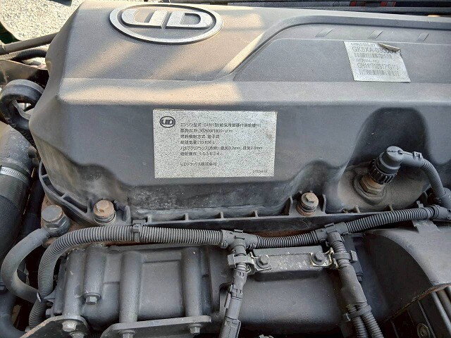 UDトラックスクオントレーラーヘッド（トラクターヘッド）大型（10t）[写真25]