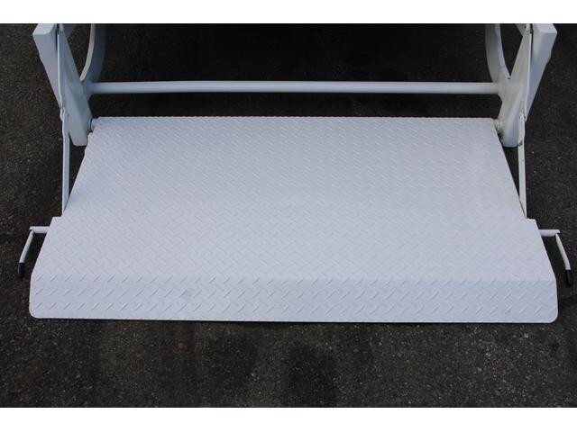 いすゞエルフ平ボディ小型（2t・3t）[写真12]