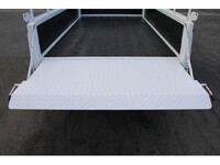 いすゞエルフ平ボディ小型（2t・3t）[写真14]