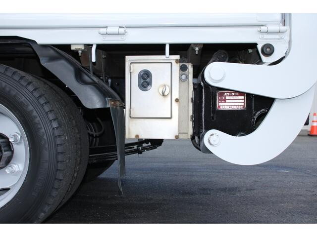 いすゞエルフ平ボディ小型（2t・3t）[写真21]