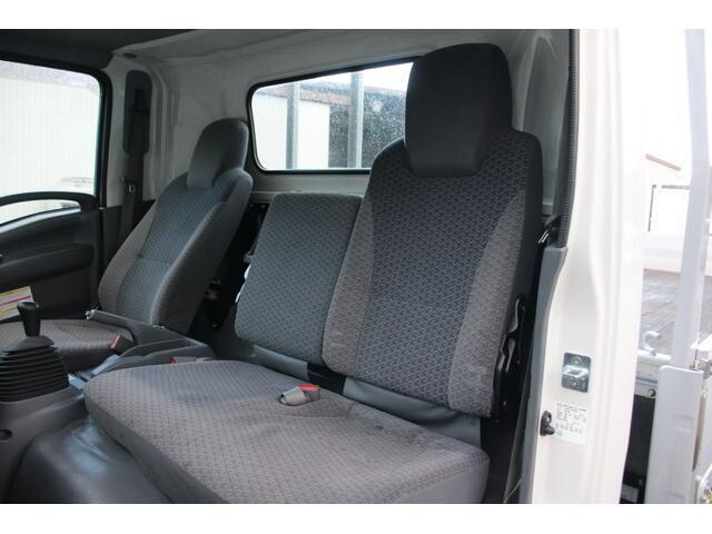 マツダタイタンアルミブロック小型（2t・3t）[写真38]