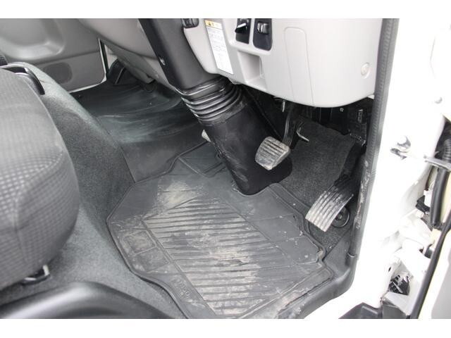 日産アトラス平ボディ小型（2t・3t）[写真32]