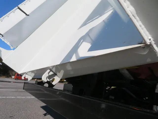 三菱ふそうファイターダンプ中型（4t）[写真26]