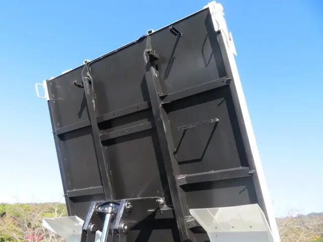 三菱ふそうファイターダンプ中型（4t）[写真39]