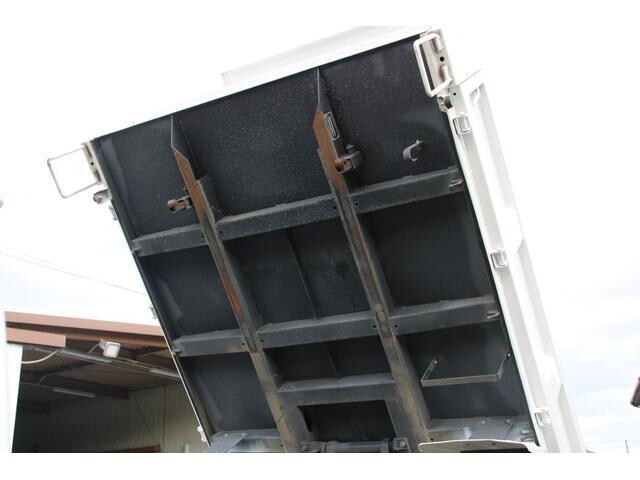 いすゞエルフダンプ小型（2t・3t）[写真17]