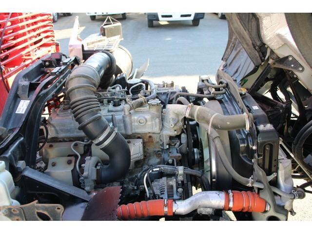 三菱ふそうファイタークレーン4段中型（4t）[写真11]