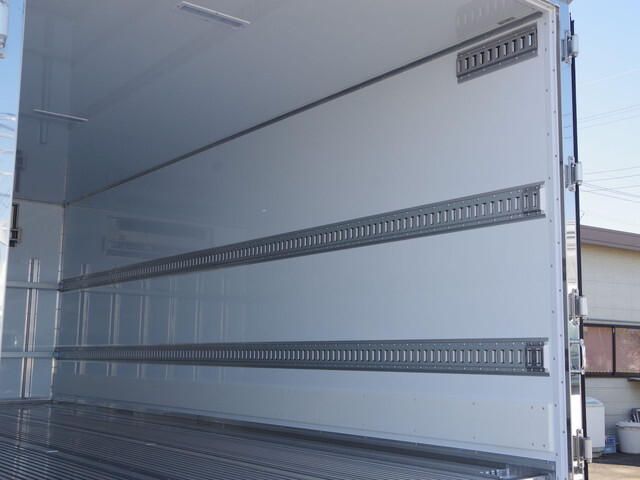 三菱ふそうファイター冷凍車（冷蔵車）中型（4t）[写真14]