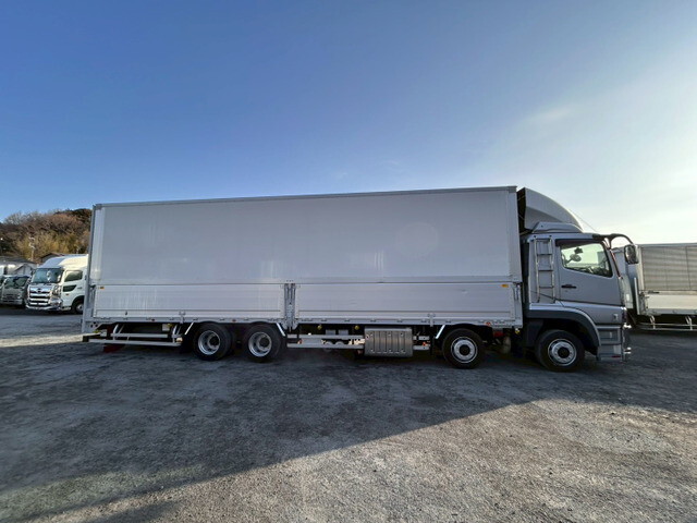 三菱ふそうスーパーグレートパネルウイング大型（10t）[写真10]