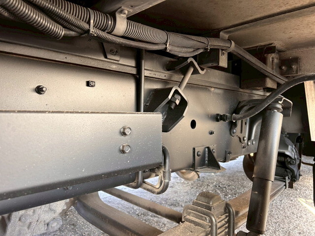 三菱ふそうスーパーグレートパネルウイング大型（10t）[写真33]