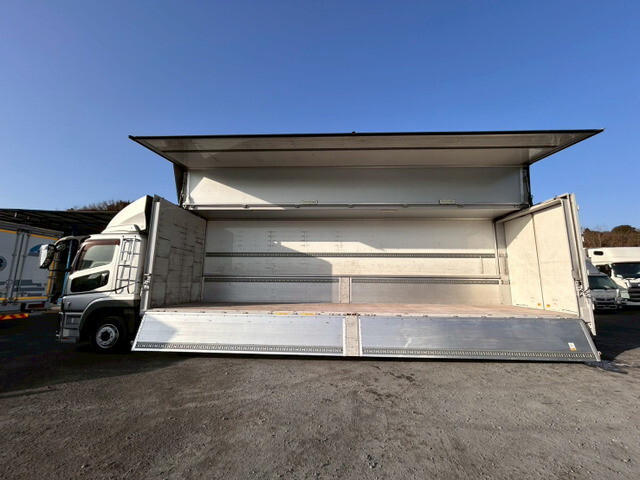 三菱ふそうスーパーグレートパネルウイング大型（10t）[写真09]