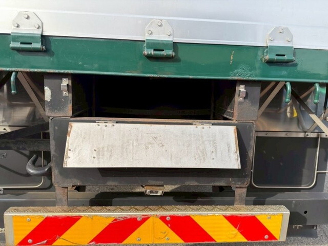 日野プロフィアアルミブロック大型（10t）[写真10]