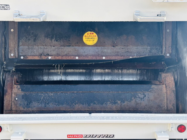 日野デュトロパッカー車（塵芥車）小型（2t・3t）[写真11]