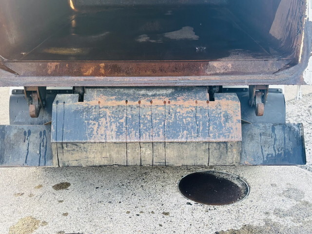 日野デュトロパッカー車（塵芥車）小型（2t・3t）[写真15]