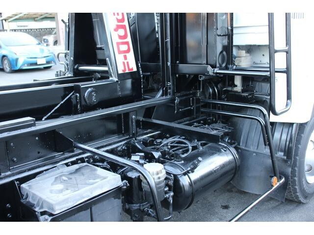 三菱ふそうファイターコンテナ専用車中型（4t）[写真24]