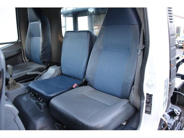 三菱ふそうファイターコンテナ専用車中型（4t）[写真38]