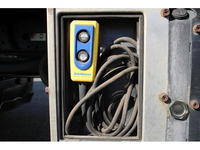 いすゞエルフアルミバン小型（2t・3t）[写真14]