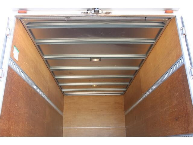 いすゞエルフアルミバン小型（2t・3t）[写真16]