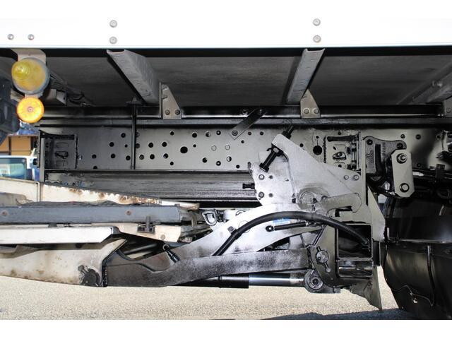 いすゞエルフアルミバン小型（2t・3t）[写真26]