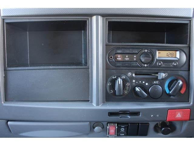 いすゞエルフアルミバン小型（2t・3t）[写真33]