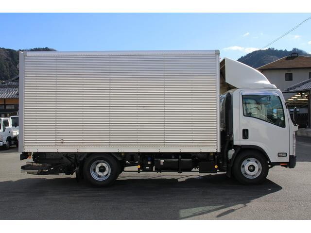 いすゞエルフアルミバン小型（2t・3t）[写真06]