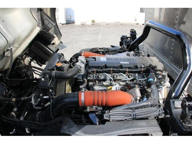 いすゞエルフアルミバン小型（2t・3t）[写真09]