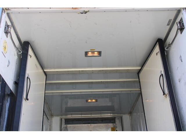 いすゞエルフ冷凍車（冷蔵車）小型（2t・3t）[写真16]