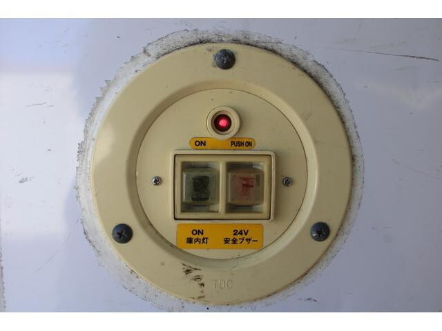 いすゞエルフ冷凍車（冷蔵車）小型（2t・3t）[写真20]