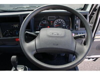 いすゞエルフ冷凍車（冷蔵車）小型（2t・3t）[写真29]