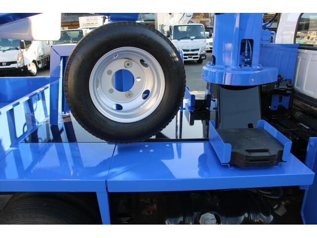 いすゞエルフ高所作業車小型（2t・3t）[写真12]