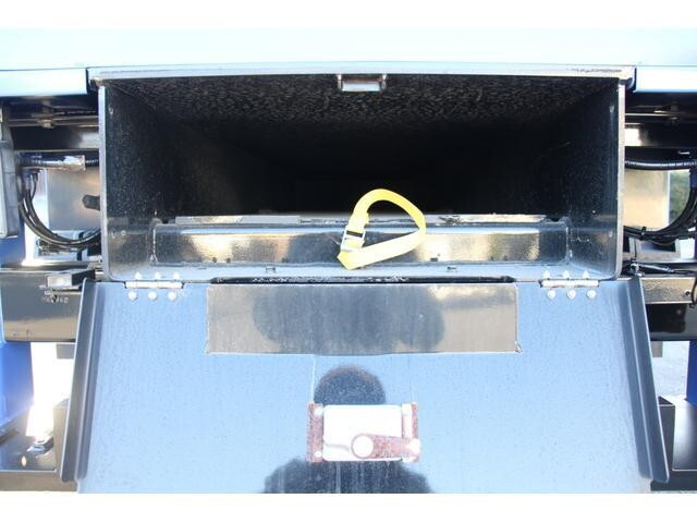 いすゞエルフ高所作業車小型（2t・3t）[写真18]