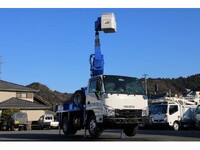 いすゞエルフ高所作業車小型（2t・3t）[写真01]