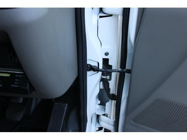 日産アトラスボトルバン小型（2t・3t）[写真33]