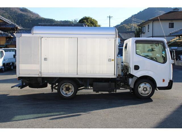 日産アトラスボトルバン小型（2t・3t）[写真05]