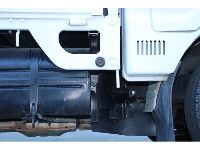 日産バネット平ボディ小型（2t・3t）[写真18]