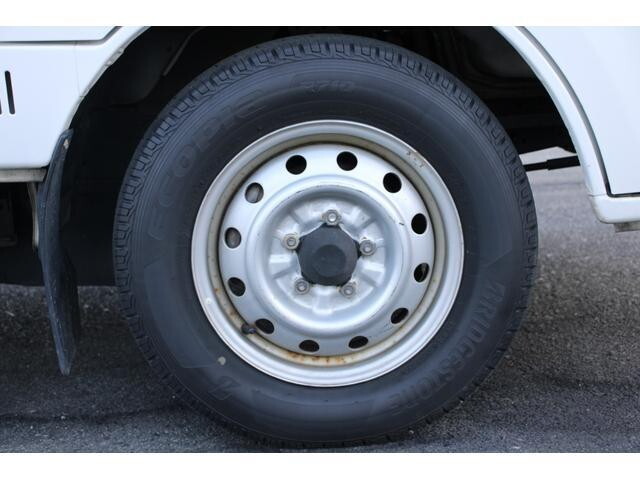 日産バネット平ボディ小型（2t・3t）[写真22]