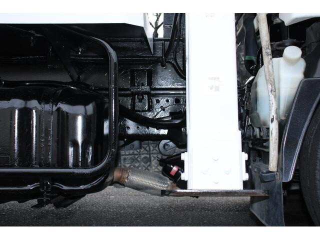 いすゞエルフ高所作業車小型（2t・3t）[写真25]