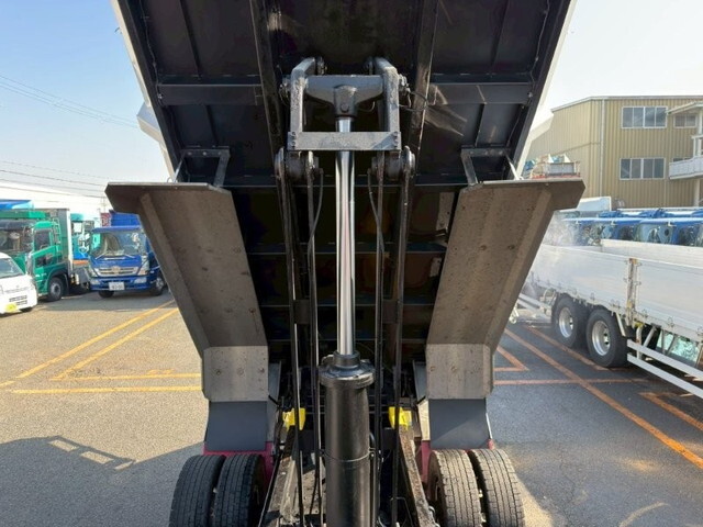 いすゞフォワード深ダンプ（土砂禁ダンプ）増トン（6t・8t）[写真10]