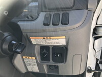 三菱ふそうキャンター平ボディ小型（2t・3t）[写真18]