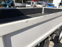 三菱ふそうキャンター平ボディ小型（2t・3t）[写真37]