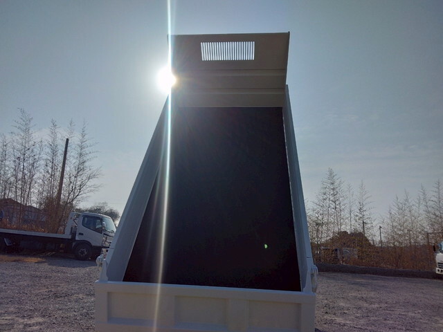 三菱ふそうキャンターダンプ小型（2t・3t）[写真10]